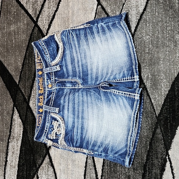 ROCK REVIVAL DELLAH EASY EMBROIDERED RHINESTONES SEQUINS FAUX-FLAP DENIM SHORTS - Picture 5 of 16